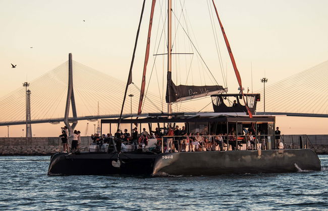 Cádiz Sunset Catamaran Tour - Foto 1