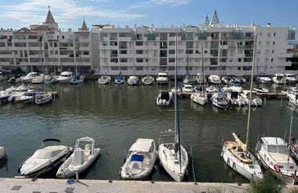 Precioso piso con vista al canal y piscina en roses AV-69 - Foto 2