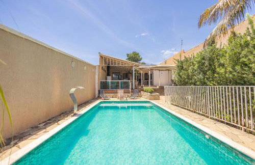 Casa 4 Quartos c/ Varanda Gourmet e Piscina - Foto 1