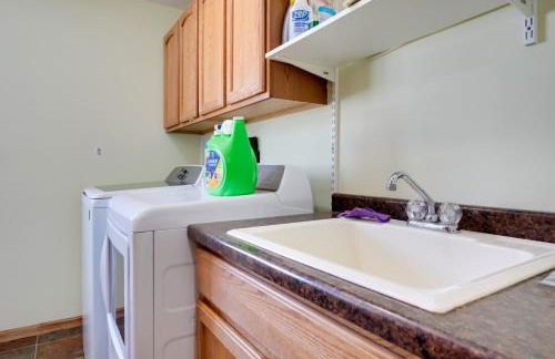 5 Mi to Sno-Eagles Trails Lakefront Getaway! - Photo 22