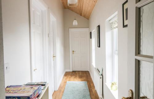 Pat White's Cottage - Photo 12