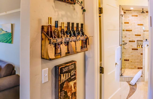 Redtail Suites ~ Entire Home ~ Sleeps 12 ~ Tesla Station - Foto 33