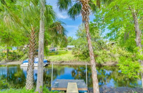 Relax Fireside Riverfront Inglis Duplex with Dock - Foto 28