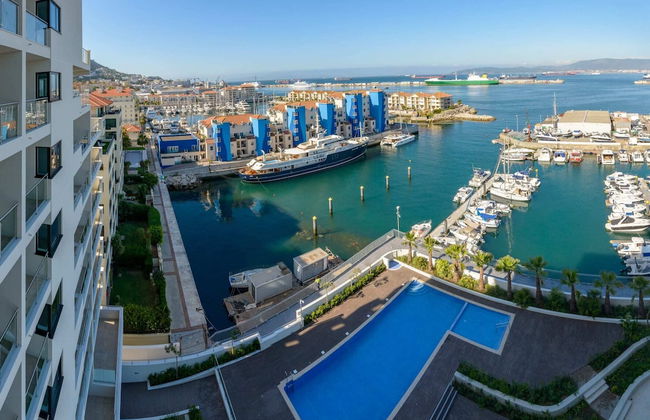 Luxury Modern Apartment With Exceptional Views! Hosted by Sweetstay - Photo 39