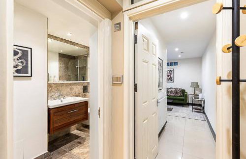 Stylish Shepherd's Bush Flat w/ Patio - Foto 17