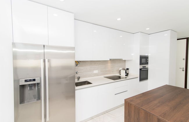 800m From the Boat to Praia das Cabanas, With Pool, Terrace, Wifi and air con - Foto 22