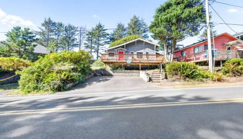 Historic Oceanside Cabin with Peek-a-boo views dog friendly - Foto 3