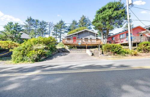 Historic Oceanside Cabin with Peek-a-boo views dog friendly - Foto 3