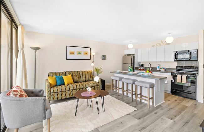 Mountain View Condo with King or Queen Bed and Parking - Photo 149