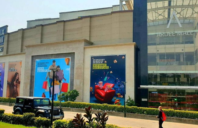 Modern City Retreat 2bhk Paras Fortis Balcony - Photo 65