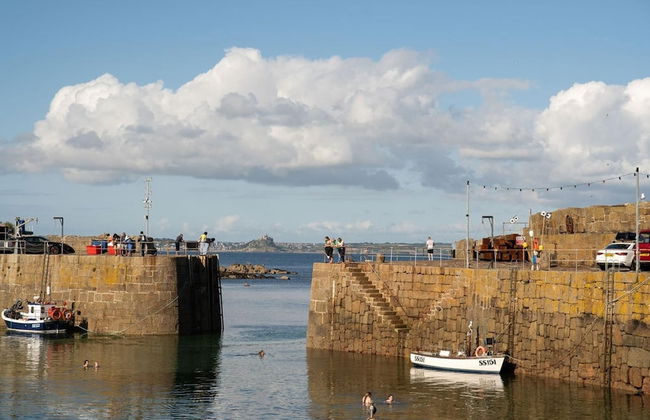 Seaview-2br-sleeps5-cottage-fastwifi-woodburner - Foto 18