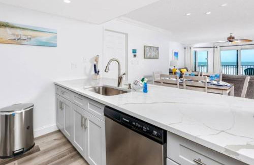 Beachfront 3-Bed I Location! Stunning Sunsets - Foto 17