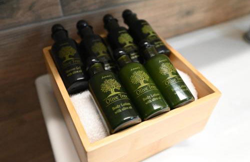 Unick Seaview Luxury Living - Photo 30