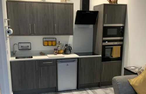 The Apartment - Ground Floor - Luxury for up to 4 guests near Open Air Theatre and North Bay - Foto 10