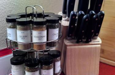 Lakeside luxury with hot tub and pool - Foto 25