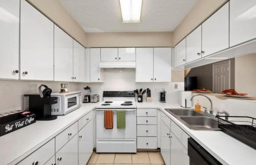 Modern Montrose Townhome Sleeps 10 Walk to Dining & Downtown - Foto 23