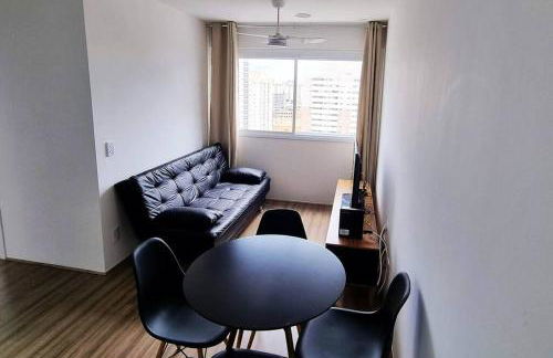 Ap10 Prático, confortável com wifi, piscina, rooftoop e academia em frente ao Metrô - Photo 13