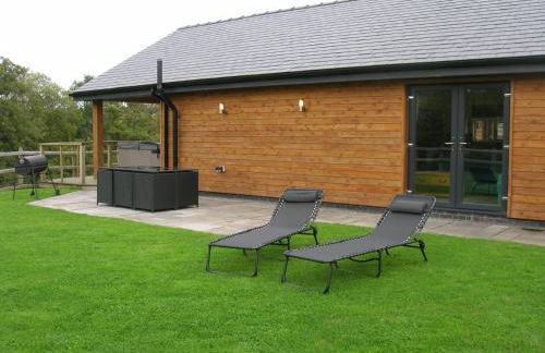 River Lodge Hot Tub Sleeps 6 - Photo 41