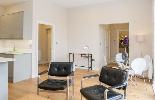 Beautiful 2 bed terrace flat close to Greenwich - Pass the Keys - Photo 44