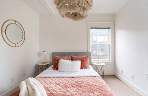 The Bohemian Spirit - Live Music, Eateries & Bars - Foto 10