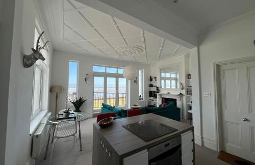 Stunning 2 Bed Apartment with Sea Views - Foto 6