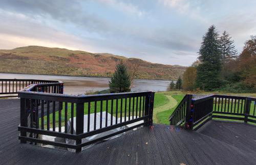 WATERSIDE 3 BED COTTAGE, HOT TUB, SAUNA, PVT BEACH - Foto 49