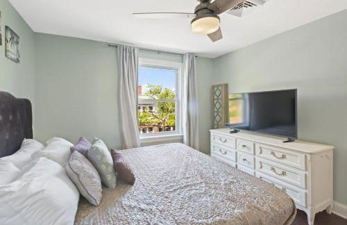 Dazzling Bungalow within 2 Blocks of Beach - Foto 3