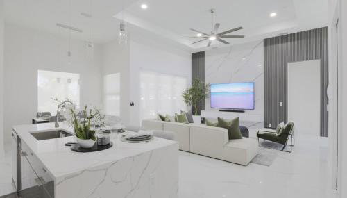 KING BED - FREE Pool Heat - 85 in TV - 4BR Villa - Foto 5