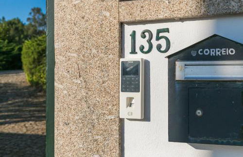 Torrinheira ~ Family Pool Villa and Woods - Foto 17