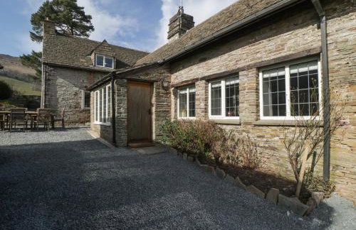 White Haywood Farmhouse - Photo 32