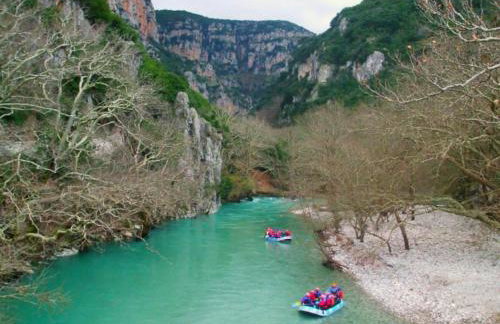 Small Town Apartment - Photo 23