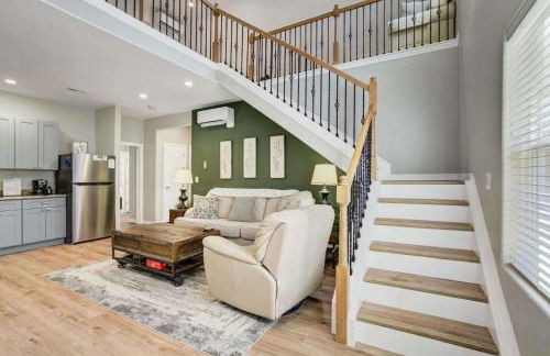 Luxury Retreat with Hot Tub Fire Pit & Forest Views - Foto 12