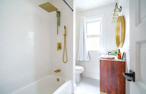 Bamboo Bungalow by Jungle House Near Convention Center OSU & Nationwide Arena Walk to High Street Downtown & Short North 5 800 Reviews Private Parking - Foto 106