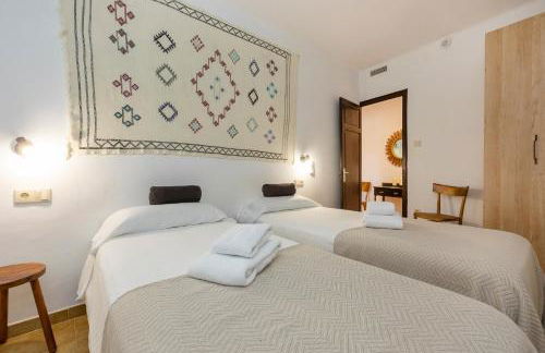 21 Sleeps Private Pool Villa & BBQ Near Barcelona - Foto 37