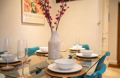 Modern 4-Bedroom Home, Ideal for Relocation, Ideal for Leisure Stays, Guests 8, Free WiFi - Foto 9