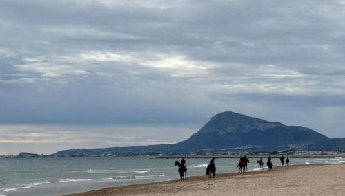 MET Oliva Nova Playa chalet grande con jardín MET a 5 minutos y a 3 de la playa - Foto 2