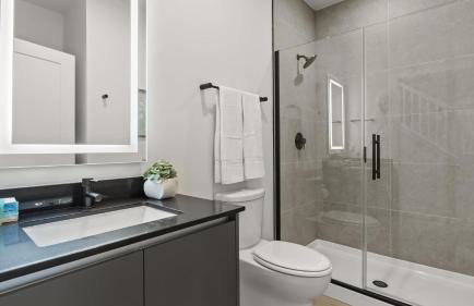 Stunning Townhome with Private Pool & Games Room - Foto 25