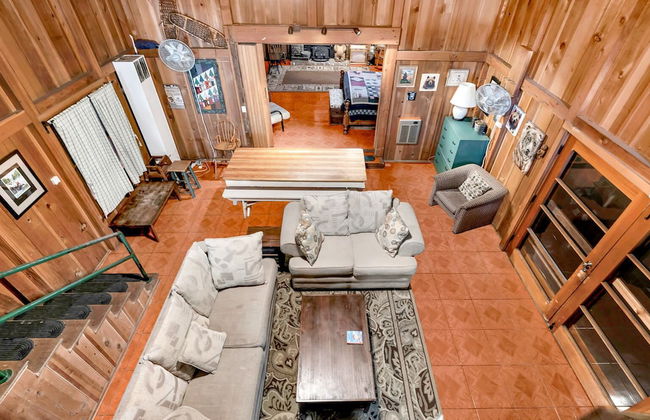 Rustic Knotty Pine - Minutes to the Water! - Foto 18
