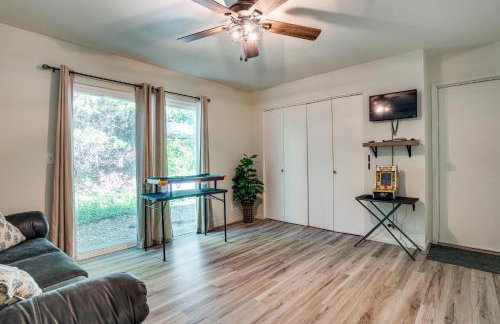 Furnished Deck and Fire Pit Sherwood Forest Cabin - Foto 17