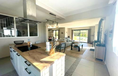 Villa Spacieuse & Moderne, Proche des Plages - Foto 7