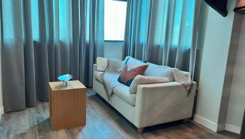 Flat Bahamas 9º andar, reformado e com vista - Foto 2