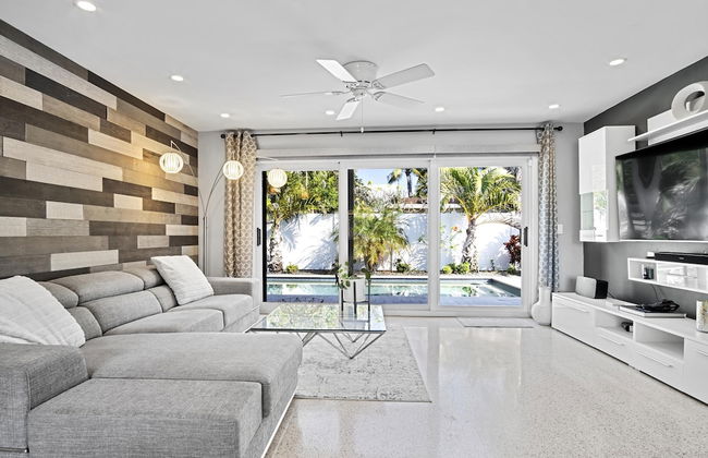 Beach Bliss 10 Mins to Waves 3BR Oasis With Pool - Foto 39