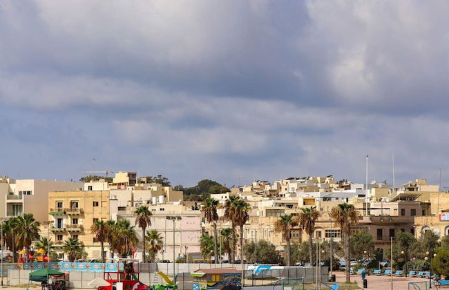 Gem Beachfront Apt With Amazing Bay and Sea Views - Foto 21