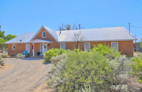 El Ranchito Alegre Taos-Style 3BR in Corrales - Foto 13