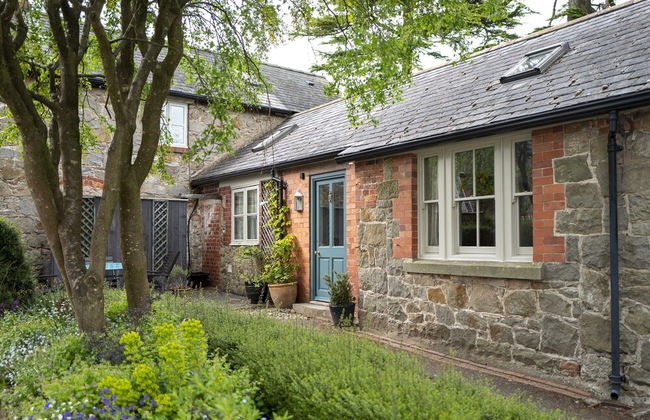 Courtyard Cottage - Photo 20