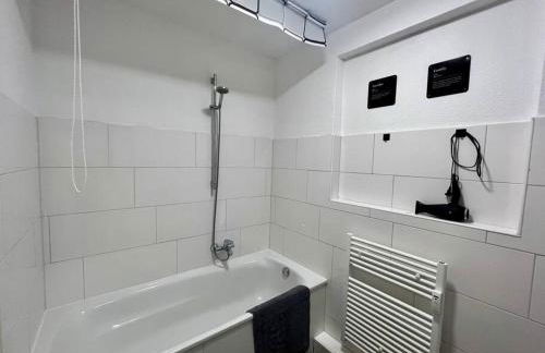 Ruhig & Zentral - 2 Kingsize Betten - Wi-Fi - Foto 7