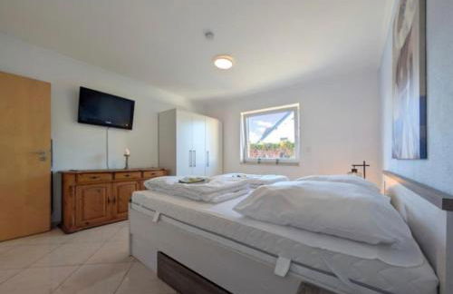 Familienwohnung mit Whirlpool Badewanne und Balkon - Foto 4