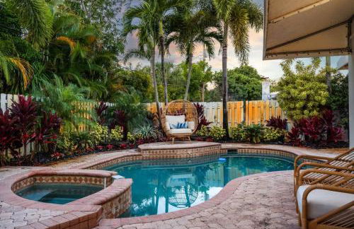 Tropical Getaway - Heated Pool & Patio Retreat - Foto 48