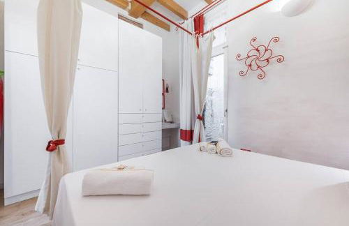 CHARMING HOUSE con doccia sensoriale e cortile interno - CENTRO STORICO - Foto 10