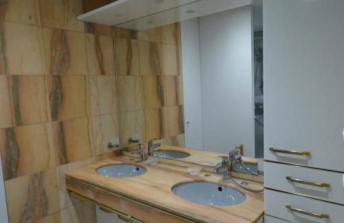 Spacious cocoon with two terraces - Photo 14